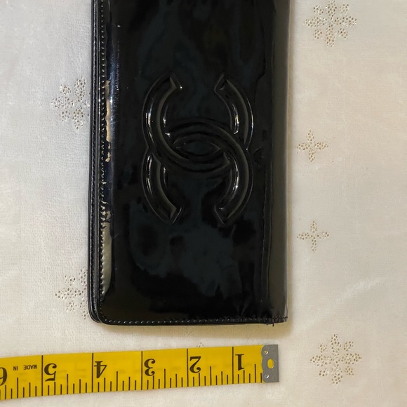 CHANEL make up pallet bifold patent leather wallet - Picture 16 of 16